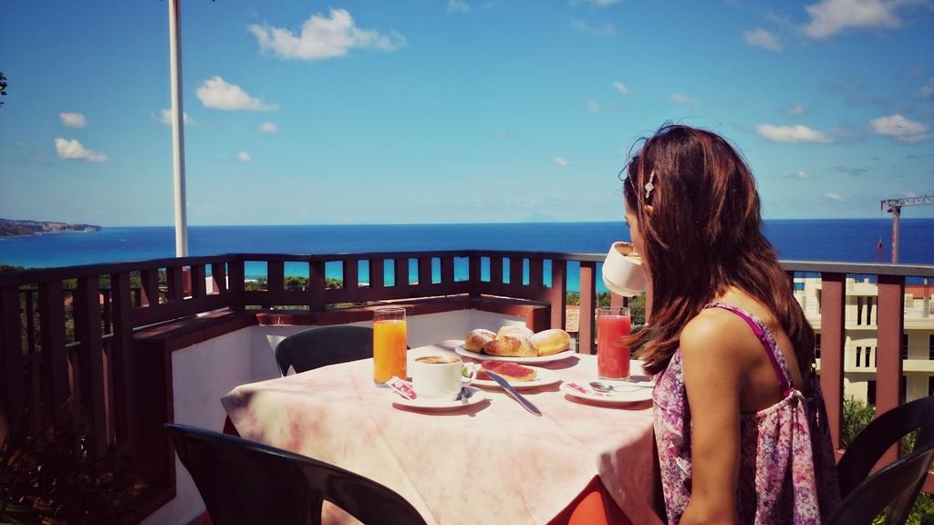 San Carlo - Terrazzo Sul Mare Con Ristorante E Pizzeria Panzió Zambrone Kültér fotó