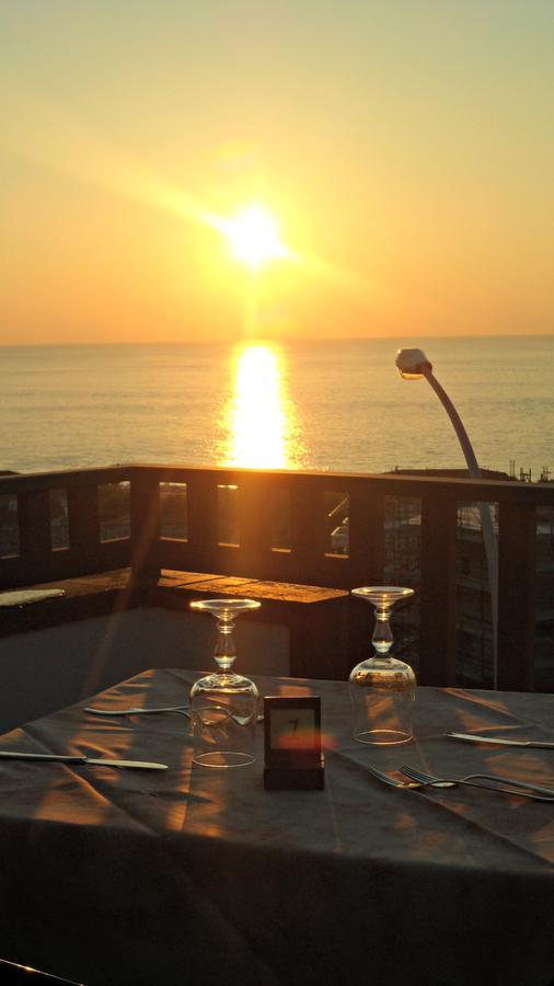 San Carlo - Terrazzo Sul Mare Con Ristorante E Pizzeria Panzió Zambrone Kültér fotó